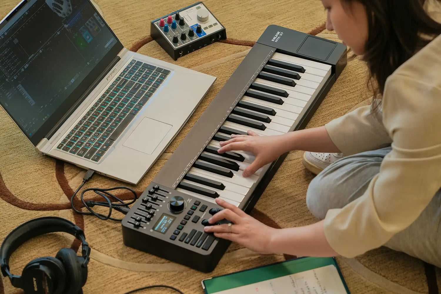NUX NTK-37 MIDI Keyboard Controller