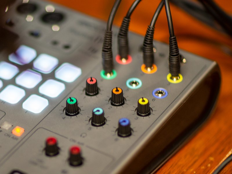 ZOOM PodTrak P8 Portable Multitrack Podcast Recorder