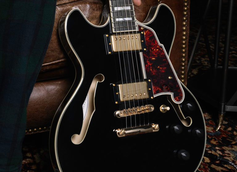 D'ANGELICO Excel Mini DC Electric Guitar