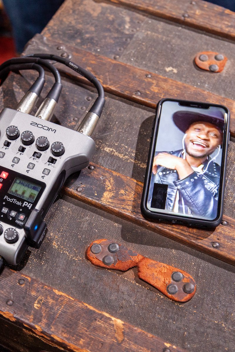 ZOOM PodTrak P4 Portable Multitrack Podcast Recorder