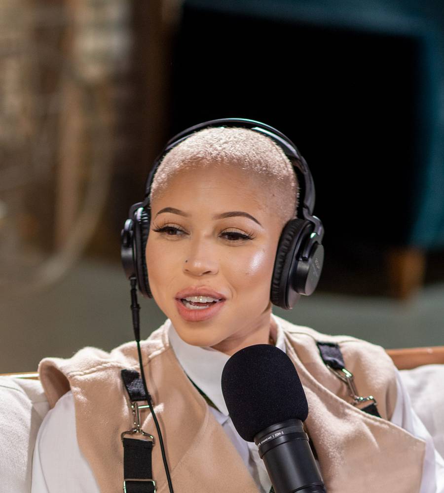 ZOOM ZDM-1 Podcast Mic Pack: Headphones, Windscreen, XLR, And Tabletop Stand