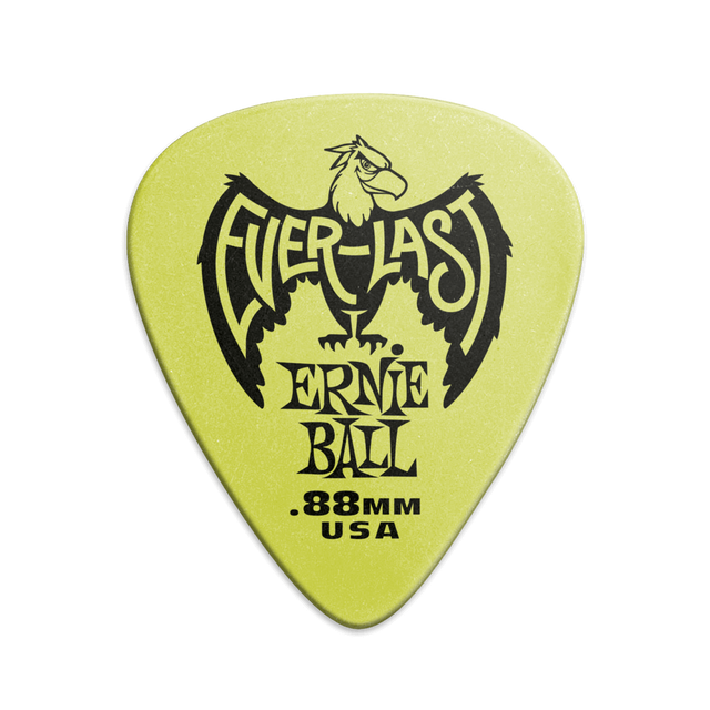 A single green Ernie Ball Everlast guitar pick with the brand logo and text 'Everlast Ernie Ball 0.8MM USA' printed on it.
